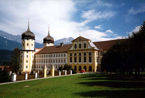 File:Stift Stams, Tirol, Österreich.jpg