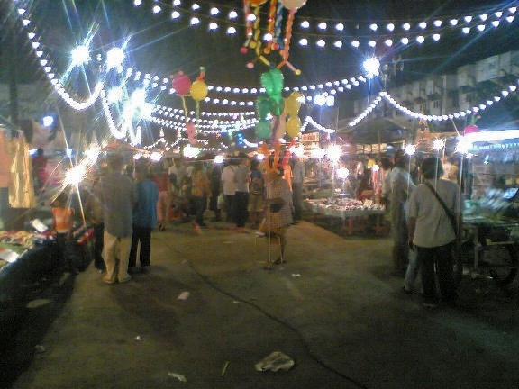 File:Banana Festival Kampheang Phet.jpg