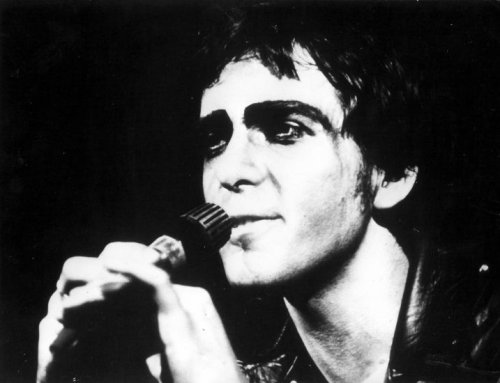 File:Peter Gabriel, April 1975.jpg