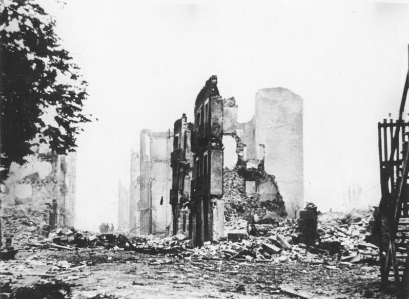 Файл:Bundesarchiv Bild 183-H25224, Guernica, Ruinen.jpg