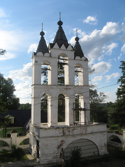 Файл:Church of the Transfiguration (Vyazemy) 05.jpg