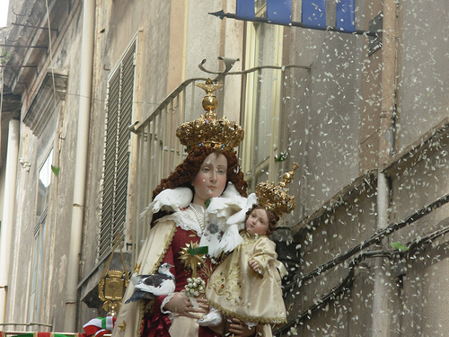 File:Statua Madonna delle Galline.jpg