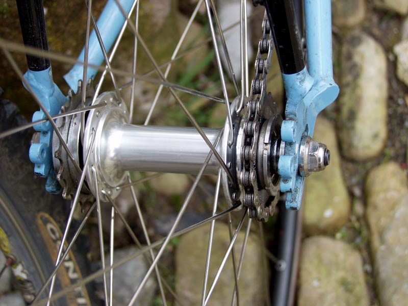 File:Fixed-gear-cogs.jpg