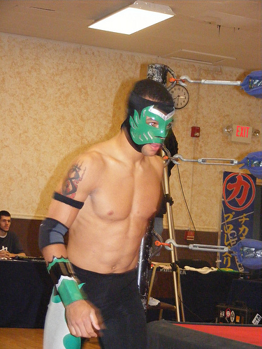 File:Pro wrestler Helios in Chikara.jpg