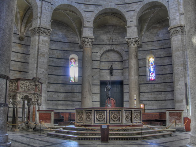 File:Battistero Pisa interno.jpg