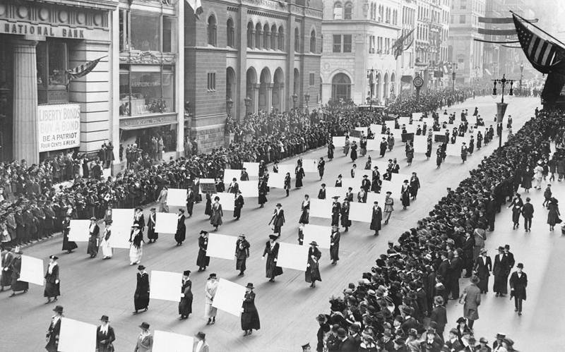 File:Suffragists Parade Down Fifth Avenue, 1917.JPG