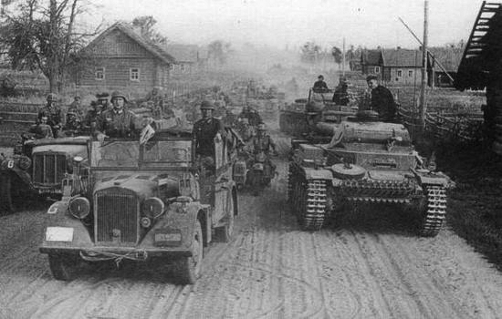 File:Wehrmacht Panzergruppe 3 пад Пружанай 1941.gif