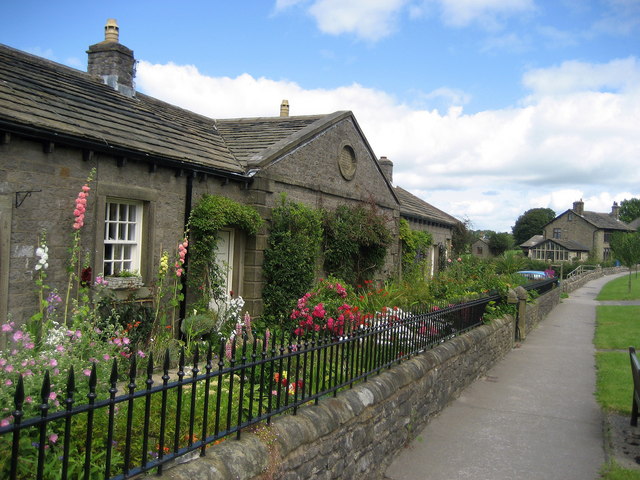 File:Almshouses, Thornton-in-Craven.jpg