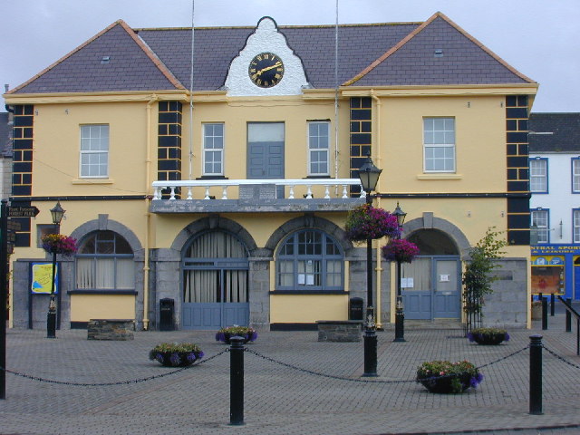 File:Kilrush Town Hall - geograph.org.uk - 13088.jpg