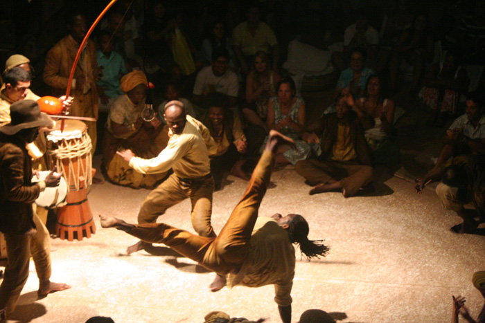 Файл:Capoeira (1281347704).jpg