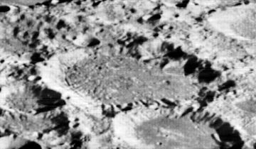 File:Garavito crater 2075 med.jpg