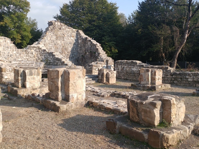 File:Dolochopi basilica. Ruins in Kakheti, Georgia 01.jpg