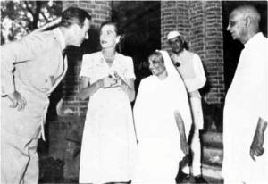 File:Mountbatten visiting Sardar.jpg