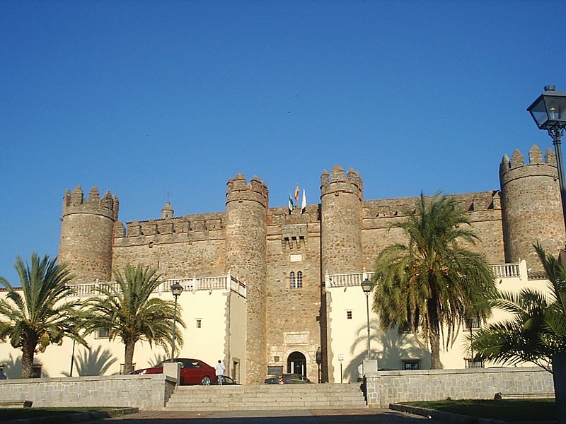 File:Castillo de Zafra-Pederseguro.jpg