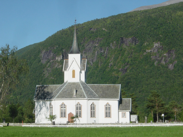 File:Sira-kirke-Nesset.jpg