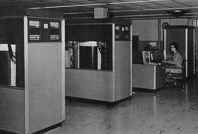 File:BRL61-IBM 305 RAMAC.jpeg