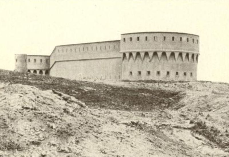 Archivo:Fuerte de María Cristina, Melilla.jpg