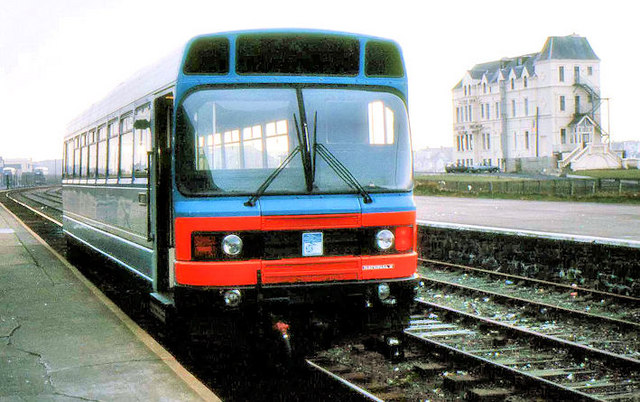 File:Railbus, Portrush.jpg