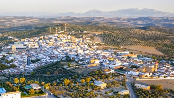 File:Lahiguera, en Jaén (España).jpg