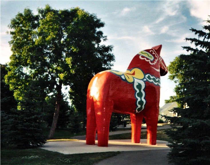 File:Minot-DalaHorse.jpg