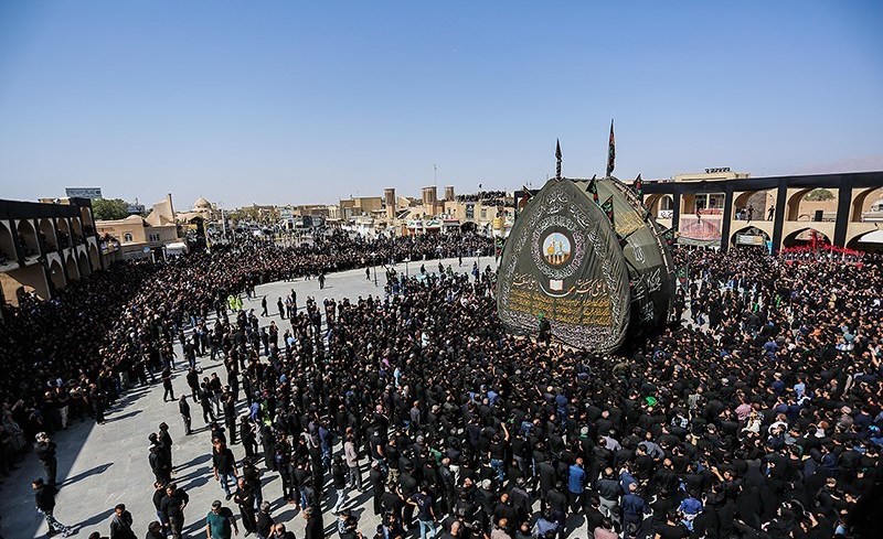 File:Nakhl Gardani Amir Chakhmaq Complex 1.jpg