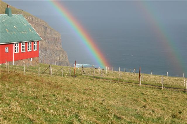 File:Suðuroy Færøerne rainbow1.jpg