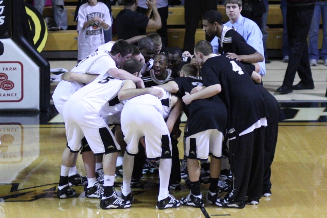 File:Andre Ricks Basketball WMU.jpg