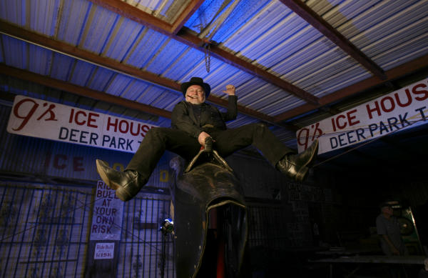 File:Gator Conley riding a mechanical bull.jpg