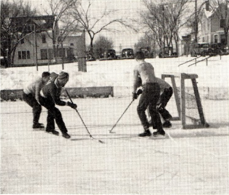 The 1941 MSTC Indians playing a hockey game.