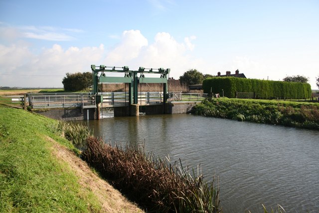 File:Haven House Sluice - geograph.org.uk - 266221.jpg