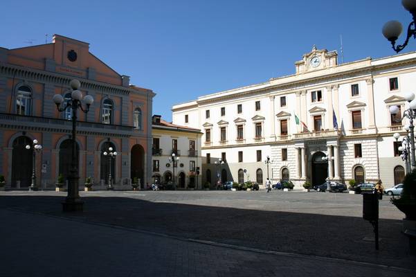 Файл:Potenza - piazza Mario Pagano.jpg