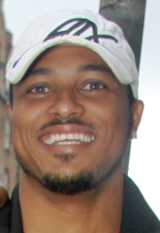 File:Van Vicker (Cropped).jpg