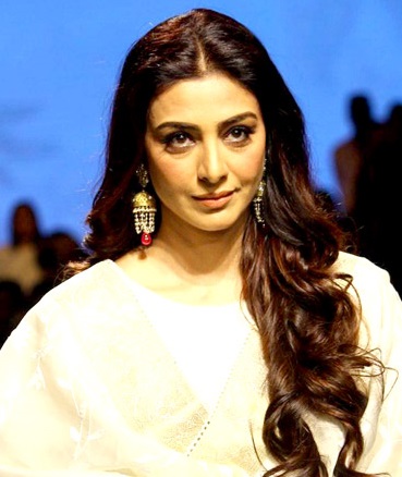 File:Tabu LFW 2017.jpg