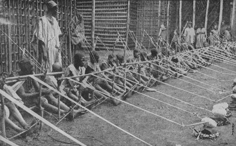 File:Kamerun children weaving.jpg