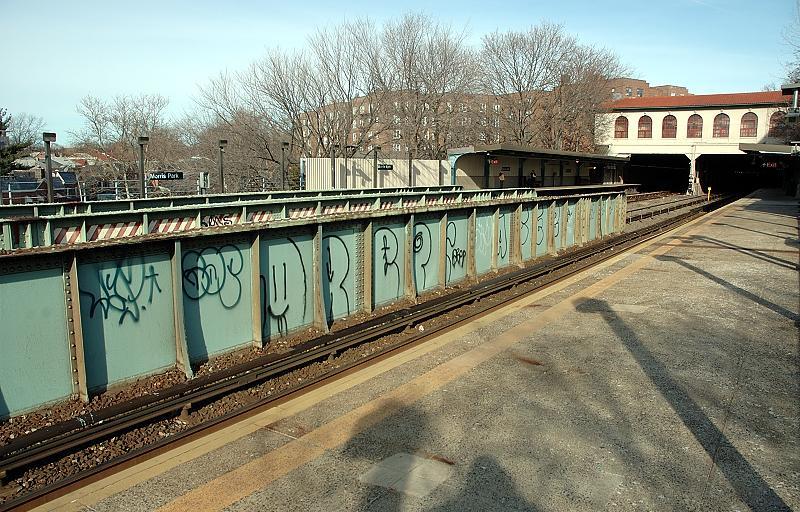 File:Morris Park Station.jpg