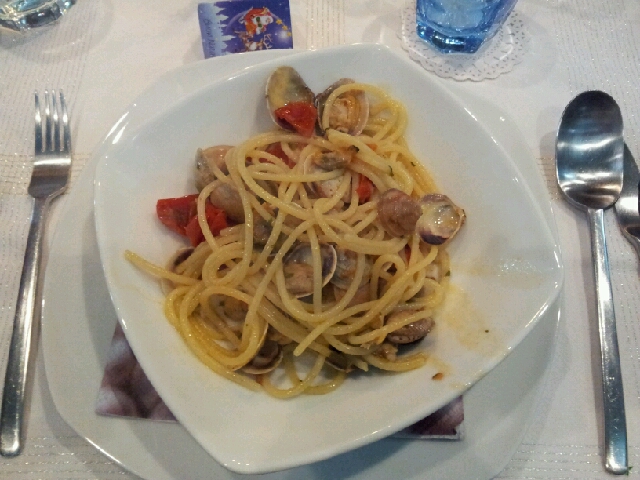 File:Napoli - Spaghetti alle Vongole Veraci.jpg