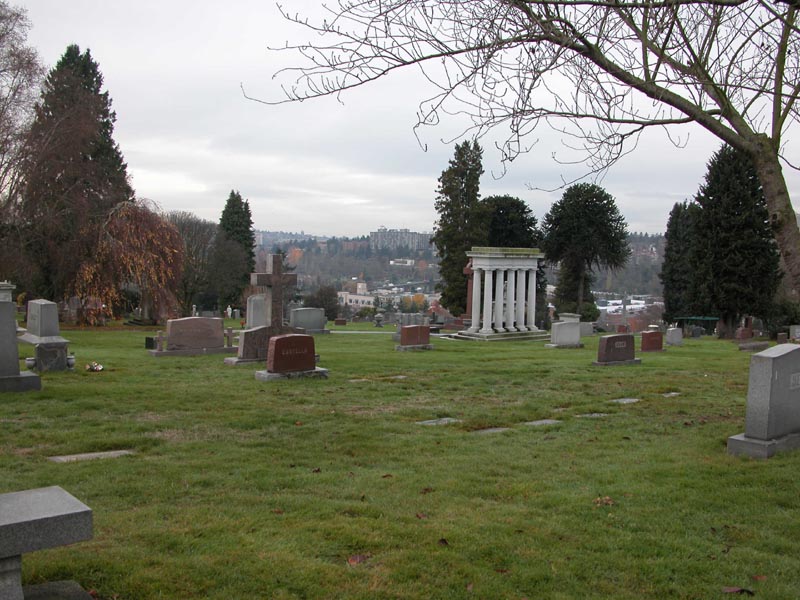 File:Calvary Cemetery-1.jpg