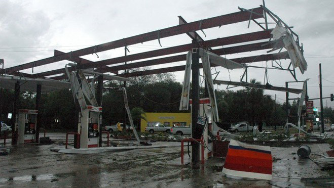 File:March 31, 2011 Central Hillsborough Tornado.png