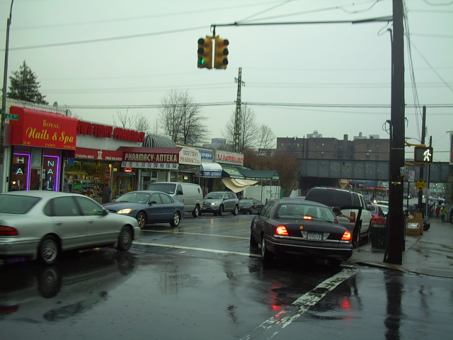 File:63 drive -Rego Park-.jpg