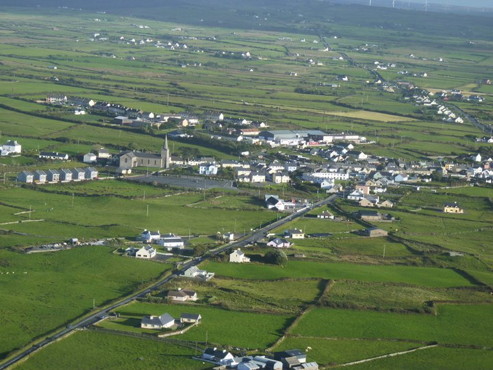 File:Aerial view of Miltown Malbay from the Northwest.jpg