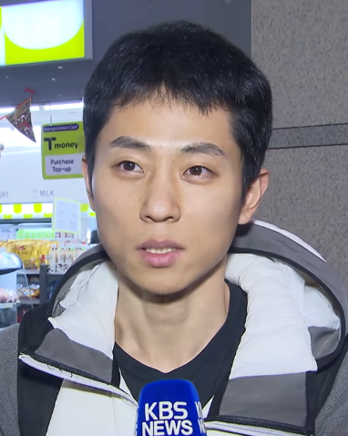 Файл:Viktor Ahn 2016 in south korea.png