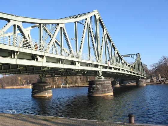 File:Glienicker Brücke1.JPG