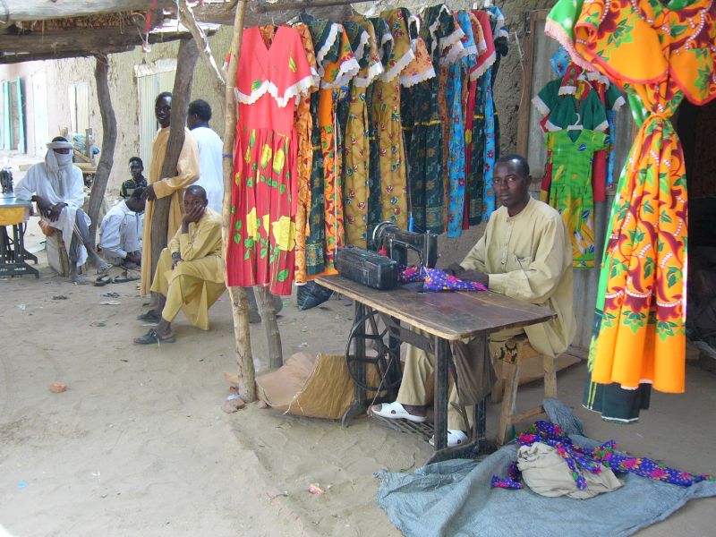 Archivo:Tailor in Chad.jpg