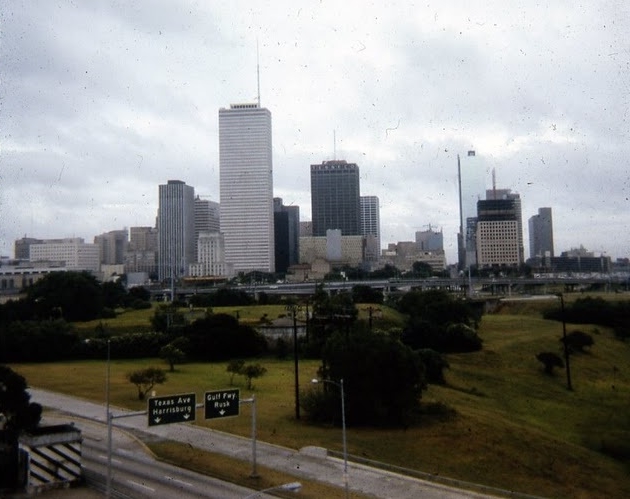 Файл:Downtown Houston 1971.jpg