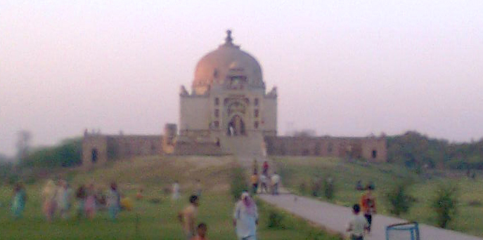 File:Khwaja Khizar Tomb, Sonipat.jpg