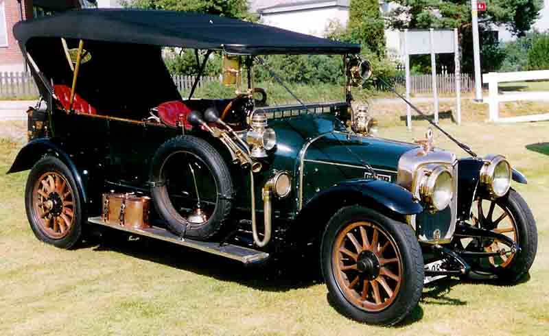 Archivo:Panhard-Levassor 1914.jpg