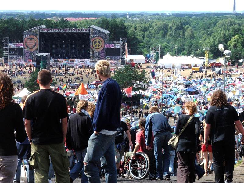 File:Przystanek Woodstock - Kostrzyn 2005.jpg