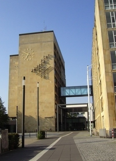 File:Rathaus Gütersloh 26 Juli 2012.jpg