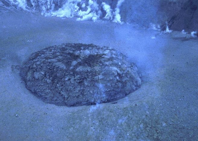 File:St Helens dome on October 24, 1980.jpg