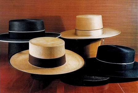 Archivo:Conjunto sombreros.jpg